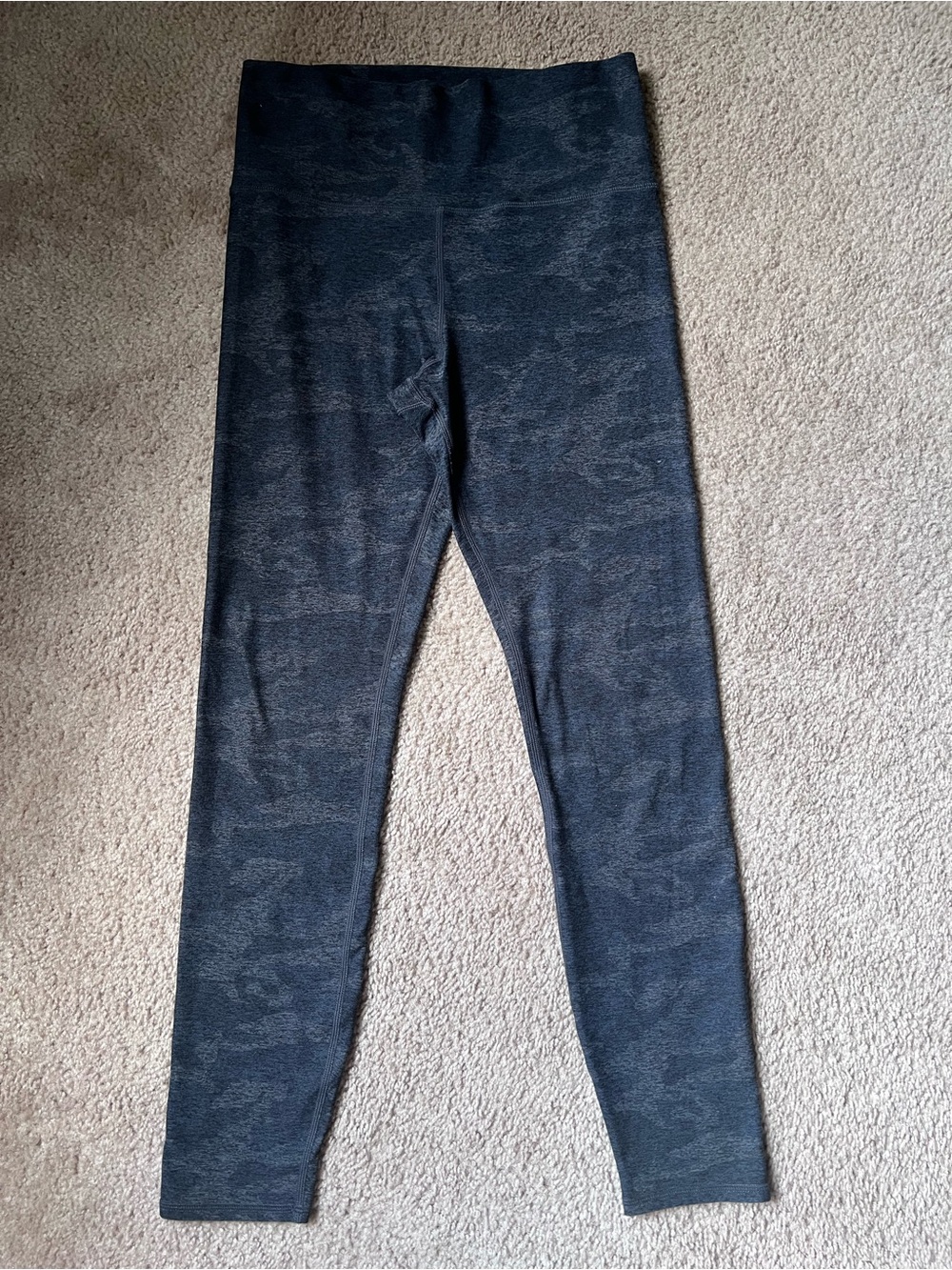 Vuori Clean Elevation Camo Leggings Size Small VW444